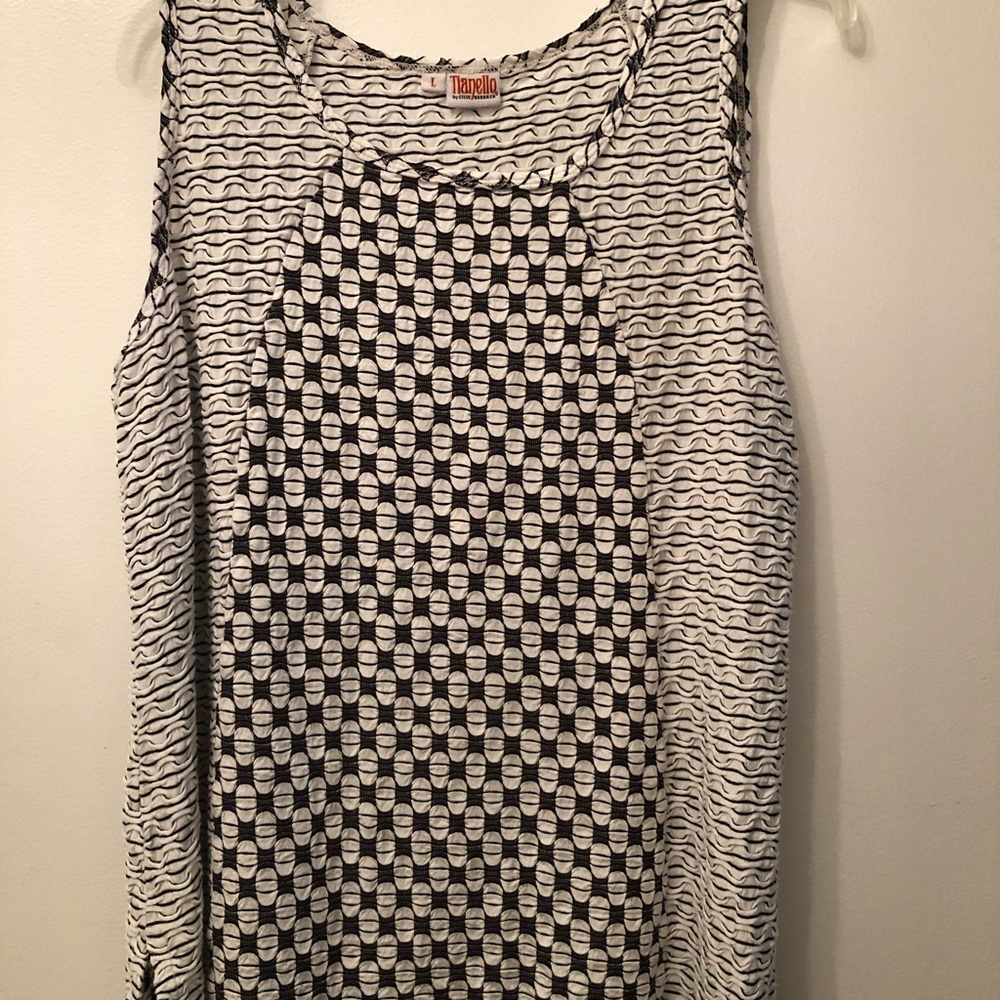 Bundle Of 3 Amazing & Versatile Tank Tops!! - image 2